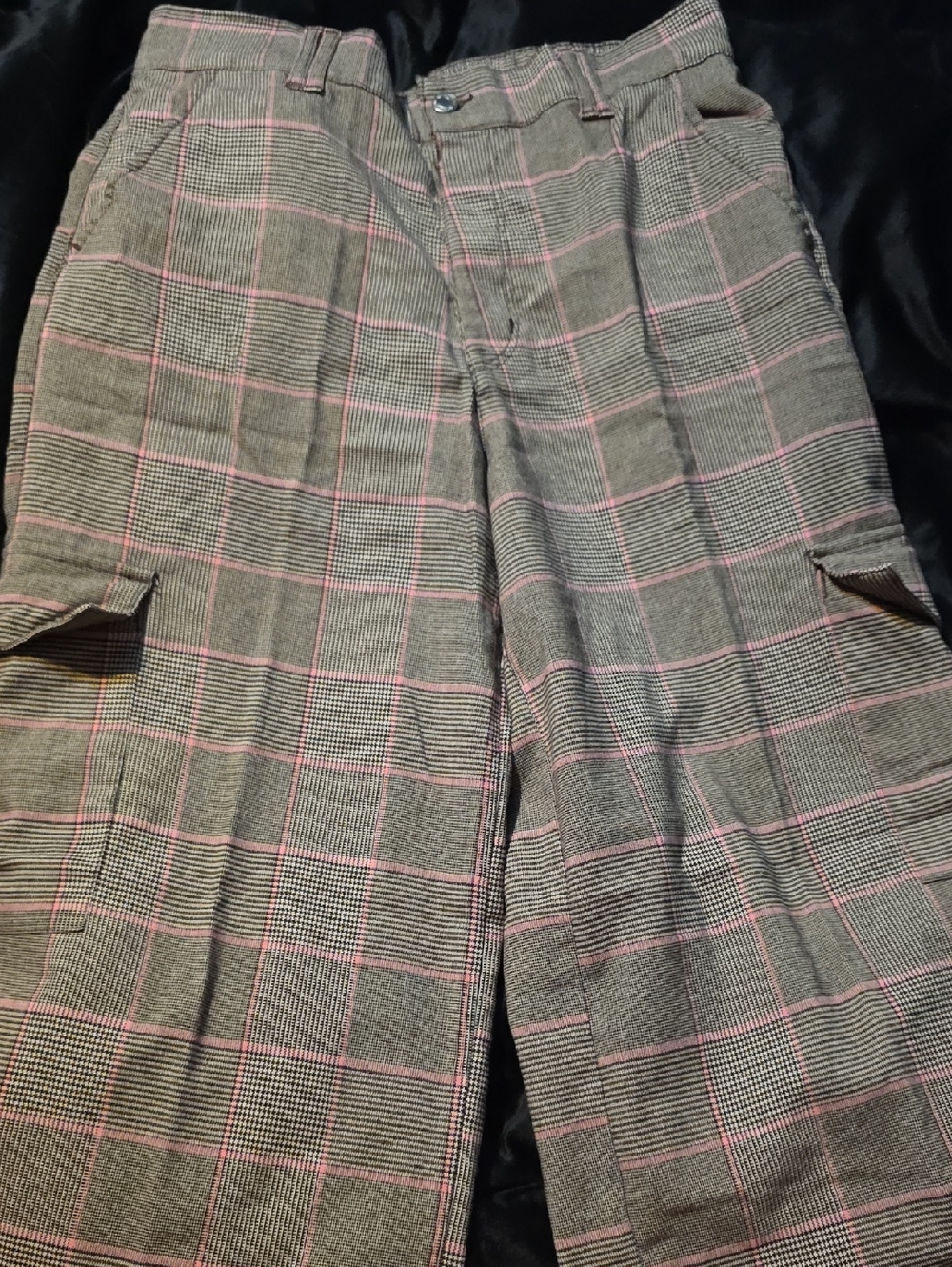 No Boundaries Gray Plaid Cargo Pants with Pink Windowpane
